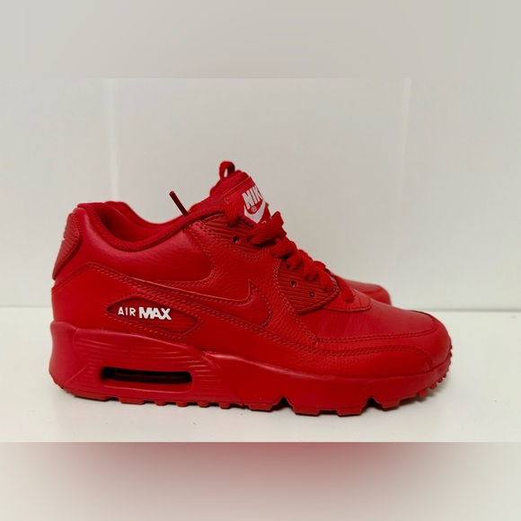 Almost new ALL RED Nike Air Max 90 - Youth Size 4.5, Women Size 6 - Picture 3 of 5